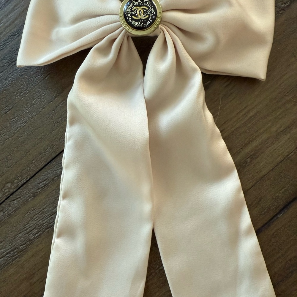 Vintage Chanel hair clip bow vintage Chanel stamped button